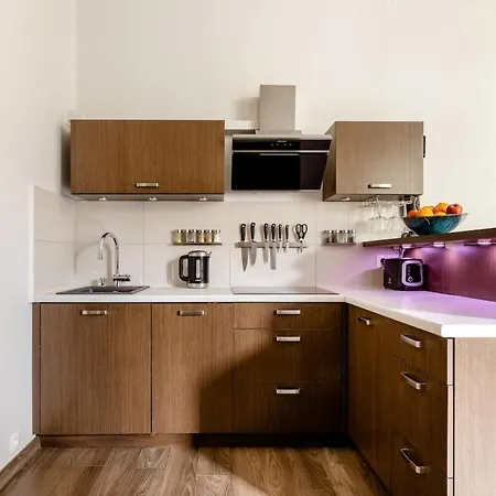 Stylish Premium In Center *