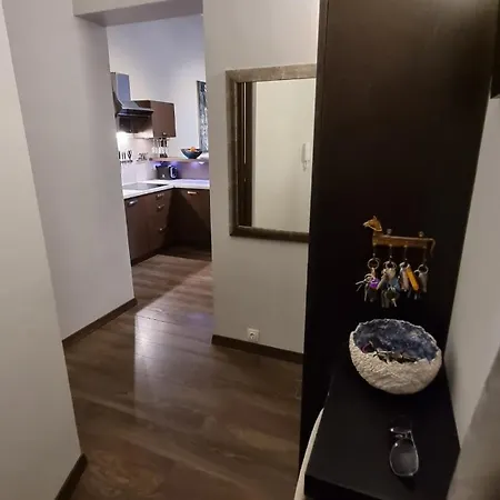 Stylish Premium In Center *