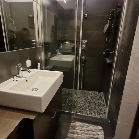 Stylish Premium In Center *