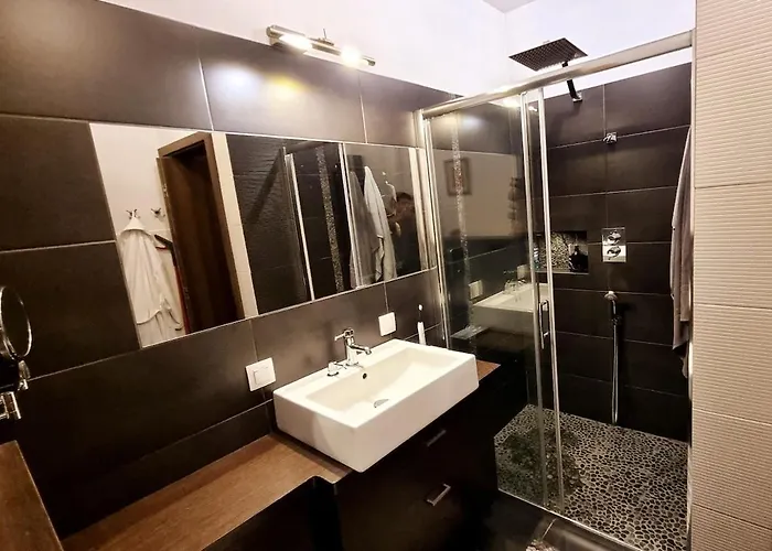 Stylish Premium In Center *