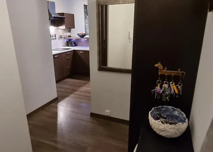 Stylish Premium In Center *