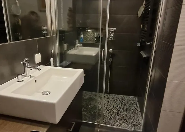 Stylish Premium In Center *